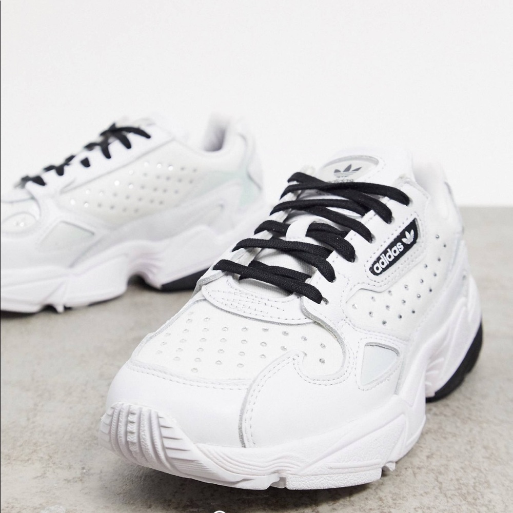 Adidas original falcon